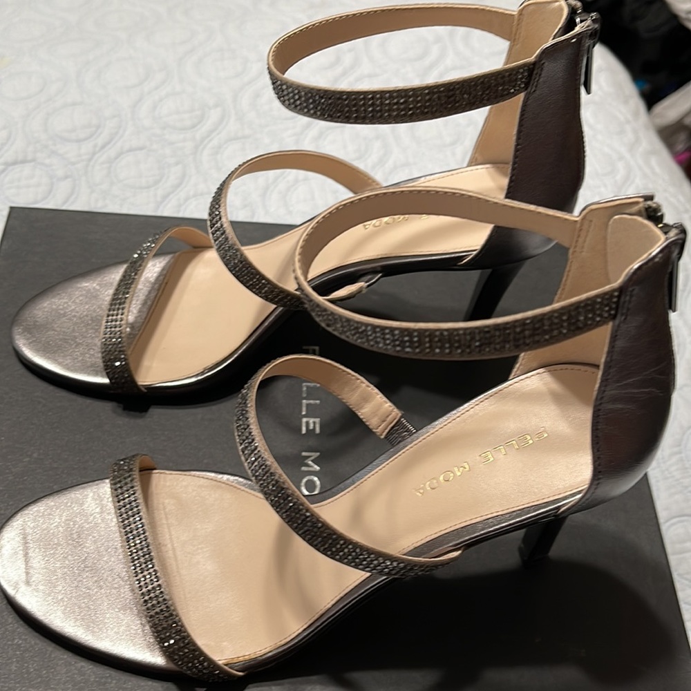 Pelle Moda Pewter Silk/Metsllics Kid Heels